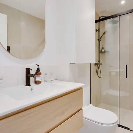 Charming Renovated With Street View Apartment Paris
