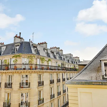 Apartment Charming Renovated With Street View